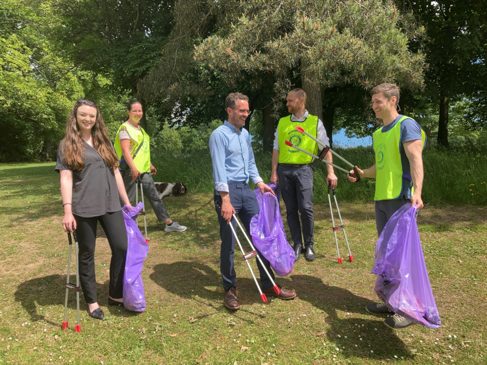 Full Circle Team Litter picking